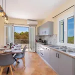 Eglina Villa's Villa Minia