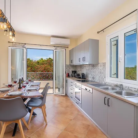 Eglina Villa's Villa Minia