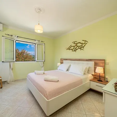 Villa Eglina Villa's *