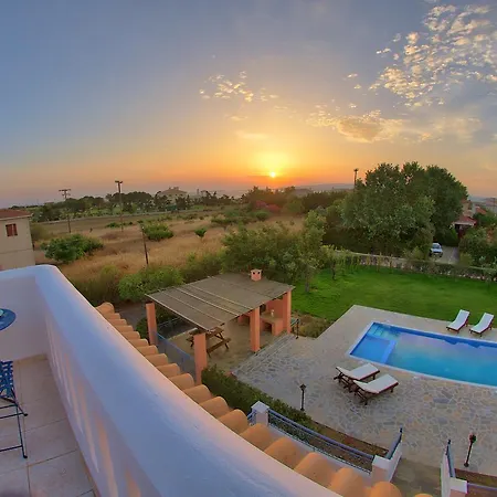 Βίλα Eglina Villa's Μηνιά