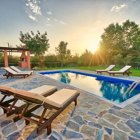 Eglina Villa's Μηνιά