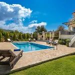 فيلة Eglina Villa's