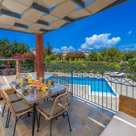 Eglina Villa's Villa Minia