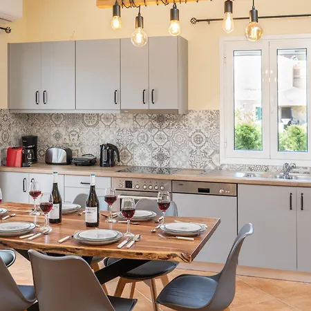 Villa Eglina Villa's