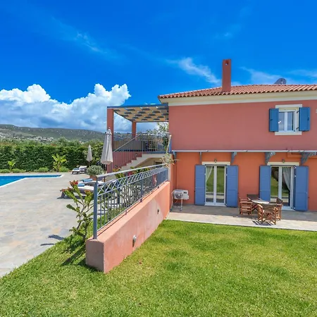 Eglina Villa's Villa Minia