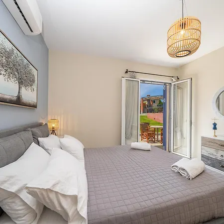 Villa Eglina Villa's