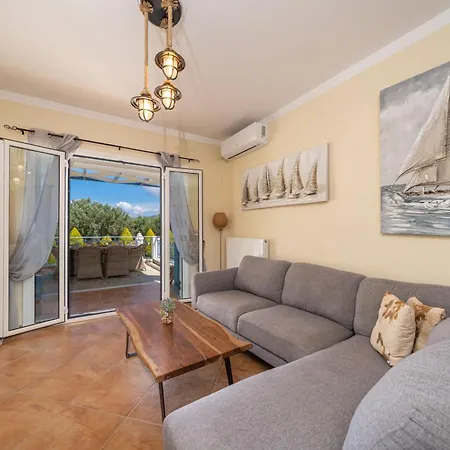 Villa Eglina Villa's *