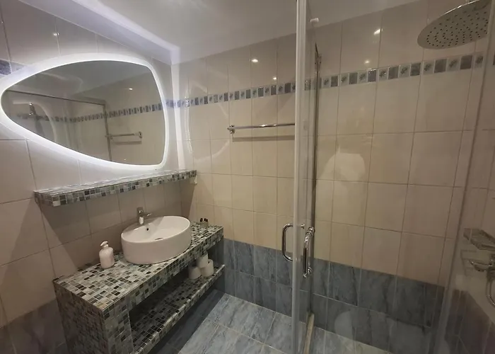 Eglina Villa's Вилла Миния